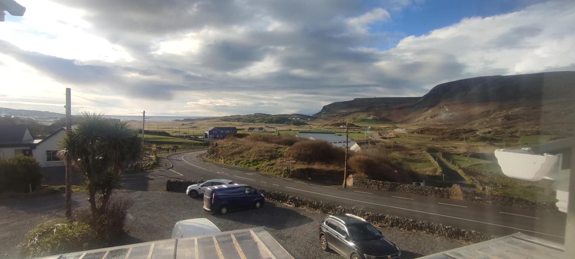 John Eoinin's Bar And Hotel