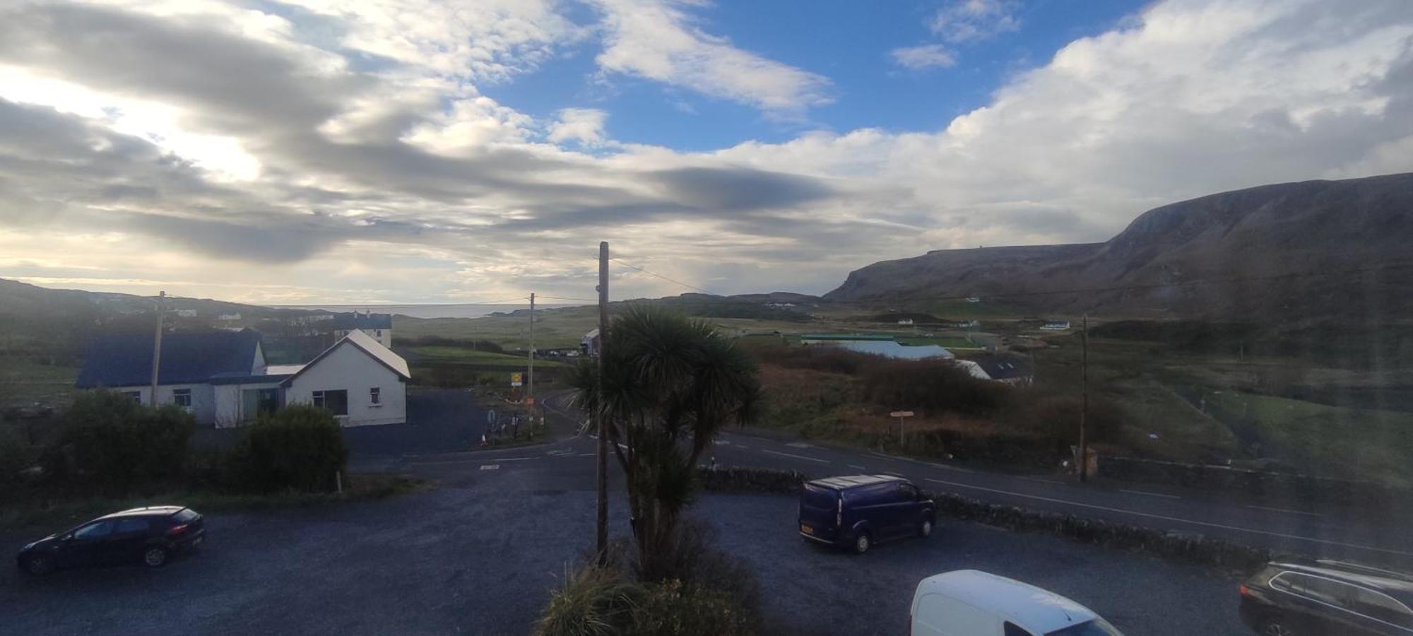 Hotel John Eoinin's Bar And